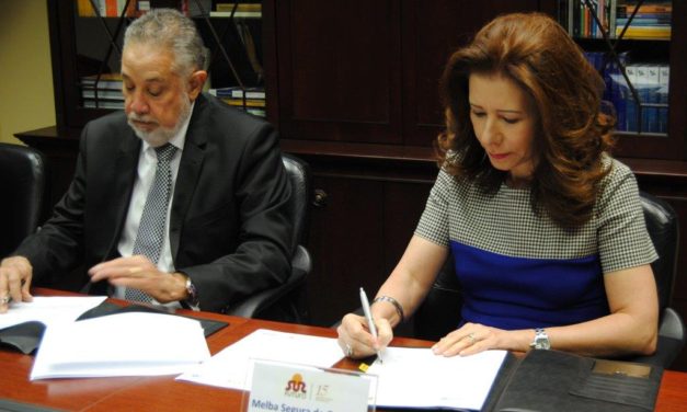 SUR FUTURO Y AIRD FIRMAN CONVENIO DESARROLLO SOSTENIBLE