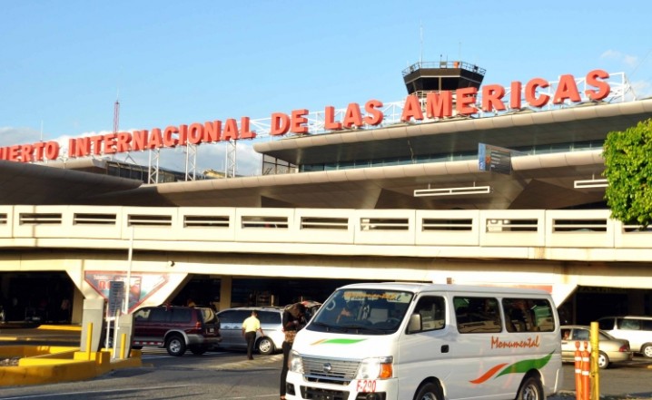 Algunas aerolíneas cancelan vuelos por tormenta de nieve Stella