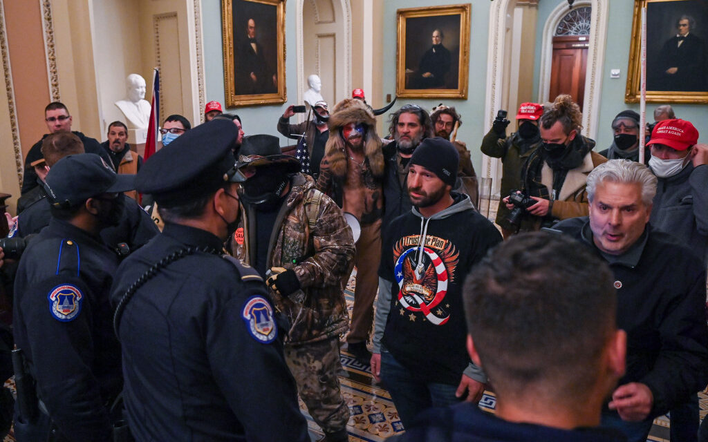 Seguidores de Trump asaltan al Capitolio en Washington, centro del poder político de EEUU