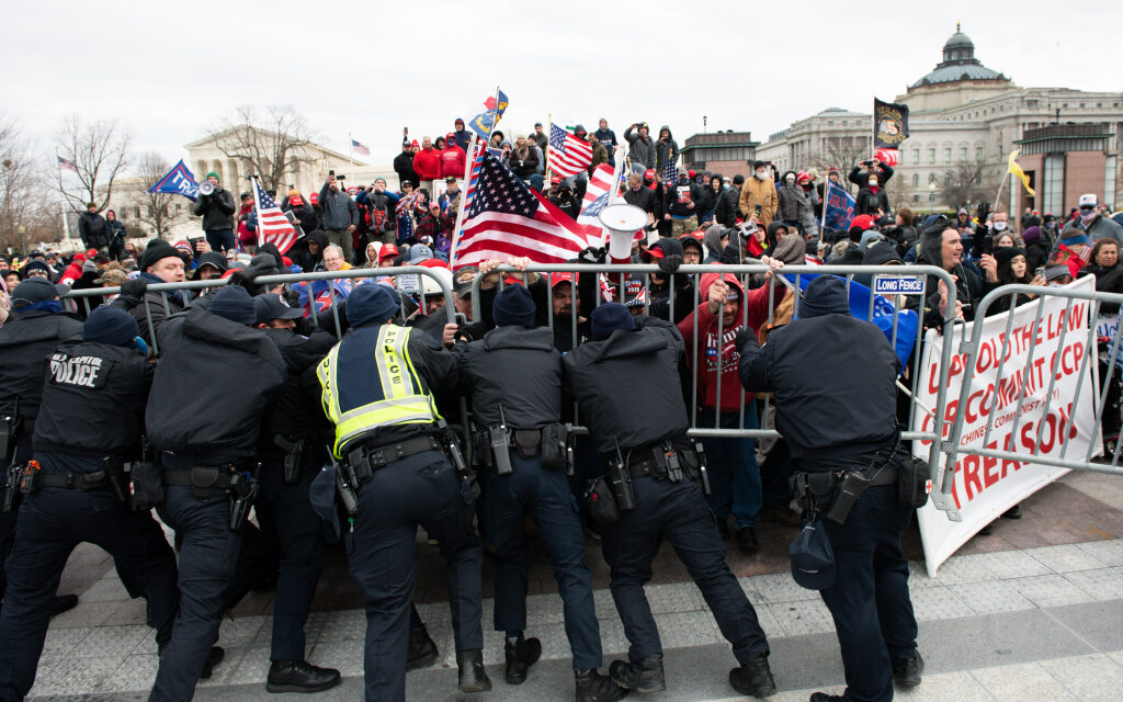 Seguidores de Trump asaltan al Capitolio en Washington, centro del poder político de EEUU