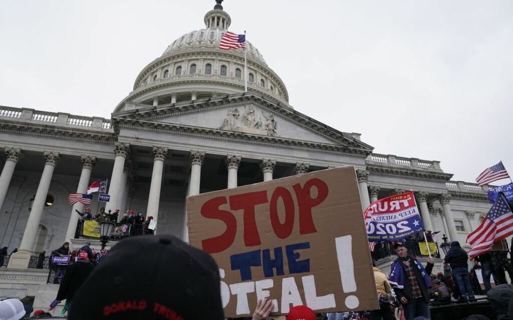 Seguidores de Trump asaltan al Capitolio en Washington, centro del poder político de EEUU