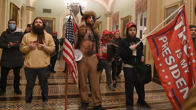 Seguidores de Trump asaltan al Capitolio en Washington, centro del poder político de EEUU