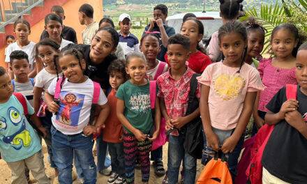 Steffany Constanza ilumina sonrisas en su ciudad