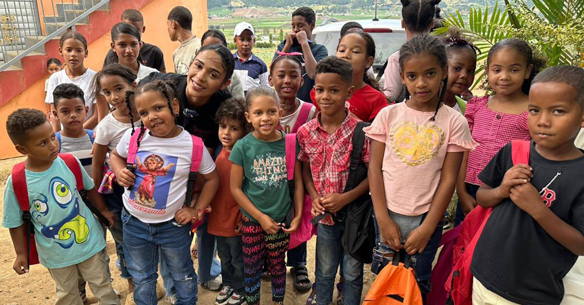 Steffany Constanza ilumina sonrisas en su ciudad