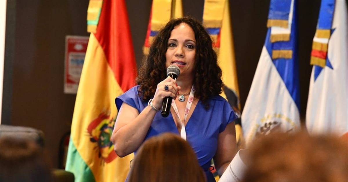 Patricia Lorenzo combate violencia política en redes sociales