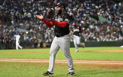 Lanzador Johnny Cueto lideró blanqueada a los Tigres del Licey