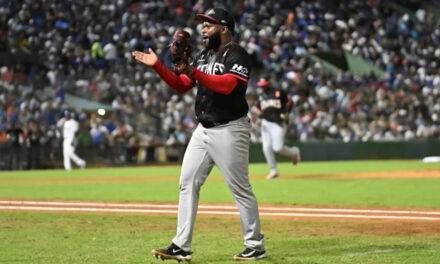 Lanzador Johnny Cueto lideró blanqueada a los Tigres del Licey