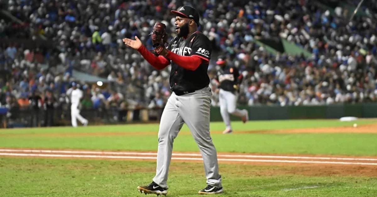 Lanzador Johnny Cueto lideró blanqueada a los Tigres del Licey