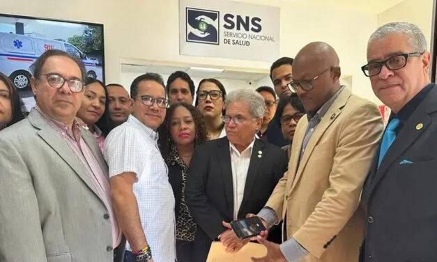 Colegio Médico Dominicano exige aumento salarial