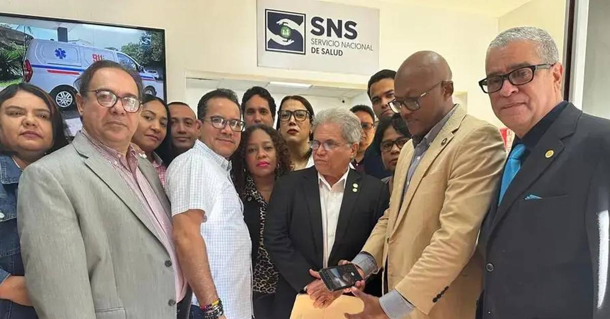 Colegio Médico Dominicano exige aumento salarial